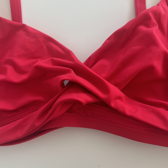 New Sea Level Twist Front Underwire Bikini Top - Picture 5 of 11